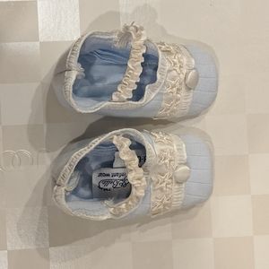 Infant booties- ready for gifting!
